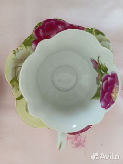 Чайные чашки с блюдцами