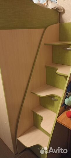 Двухэтажная кровать