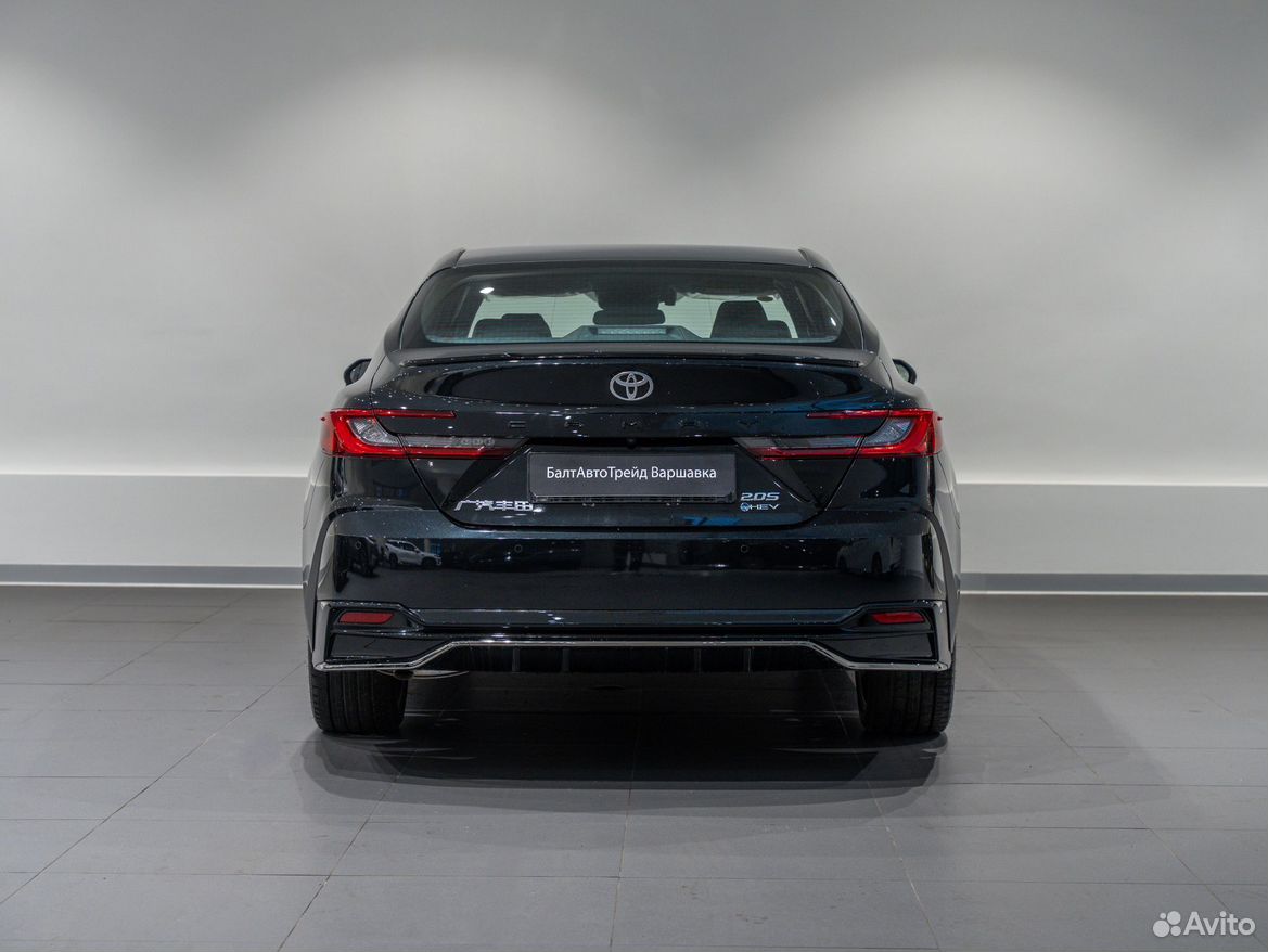 Toyota Camry 2.0 CVT, 2025