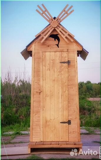 Уличный туалет деревянный DRE452