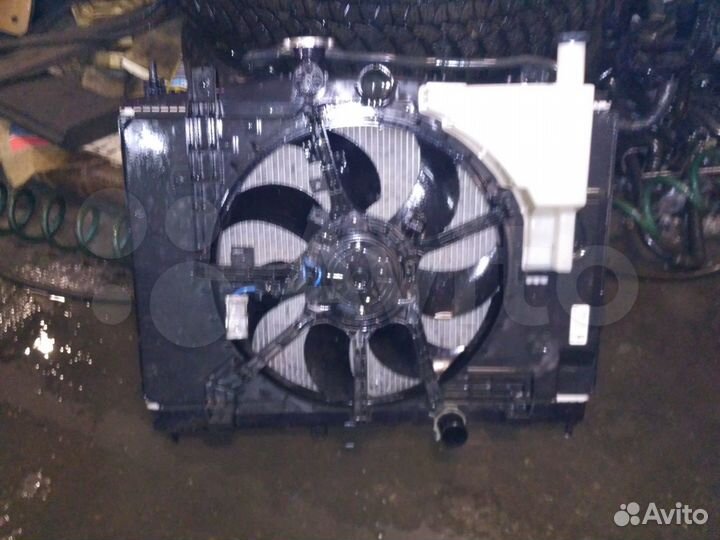 Вентилятор радиатора Nissan Juke бензин