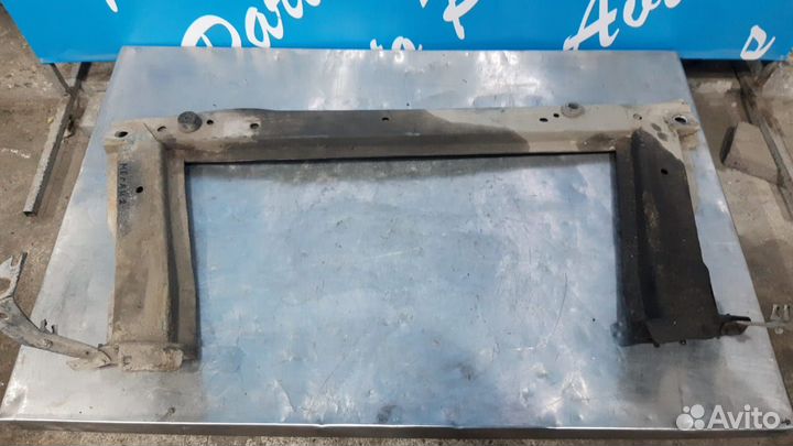 Рено Меган 2 подрадиаторная планка рамка радиатора