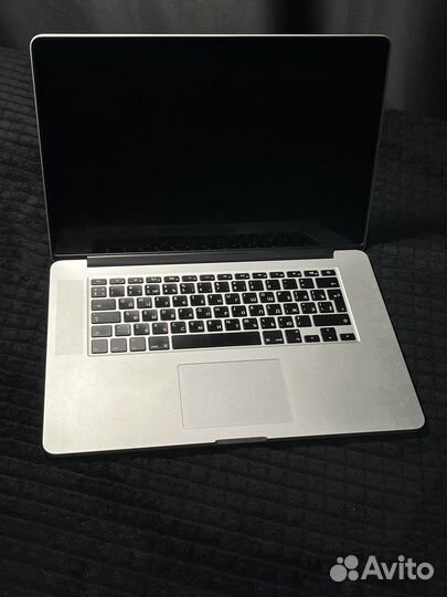 Macbook pro 15 2015 i7 16gb 512gb