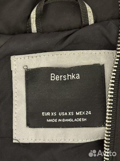 Куртка бомбер bershka