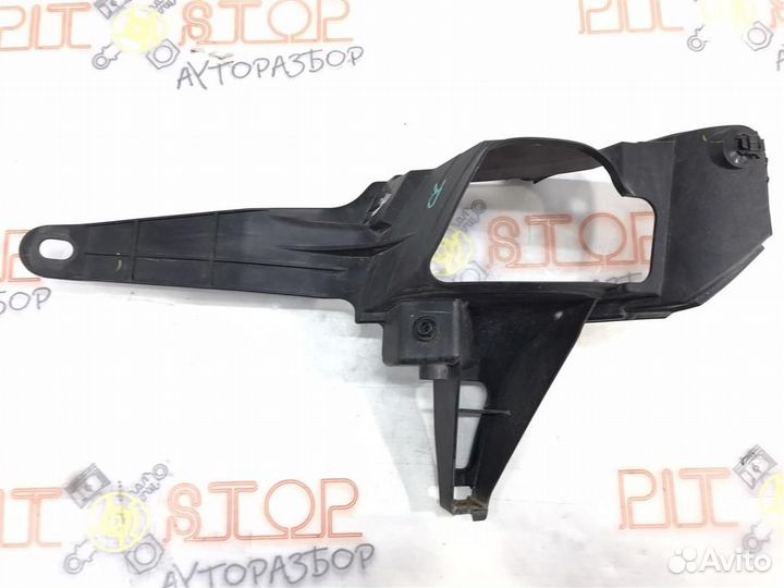 Крепление птф правое Toyota Estima (AHR20,ACR50,A