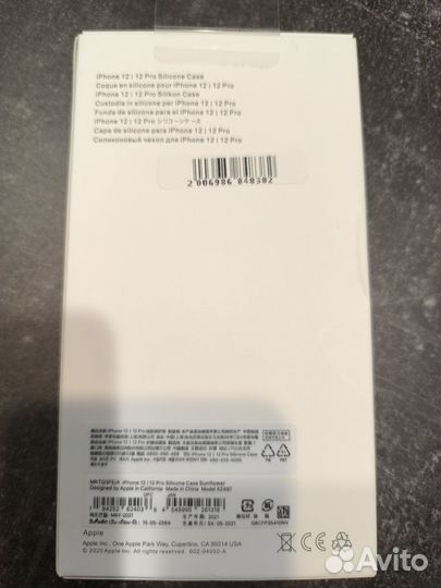 Оригинальный чехол на iPhone 12