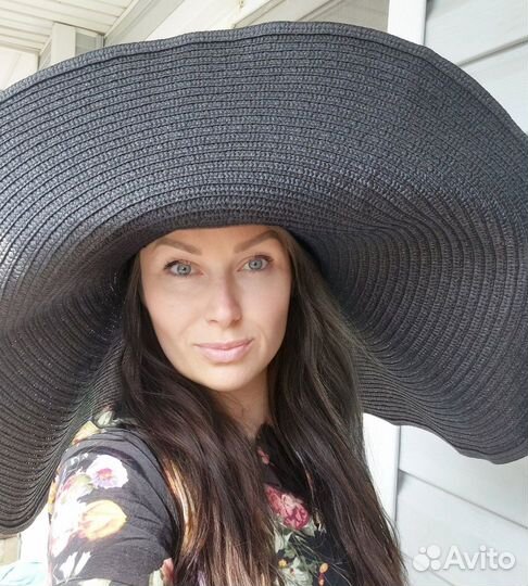 Шляпа с большими полями