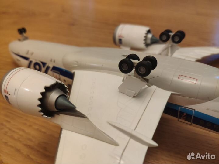 Модель самолета В787, масштаб 1/200