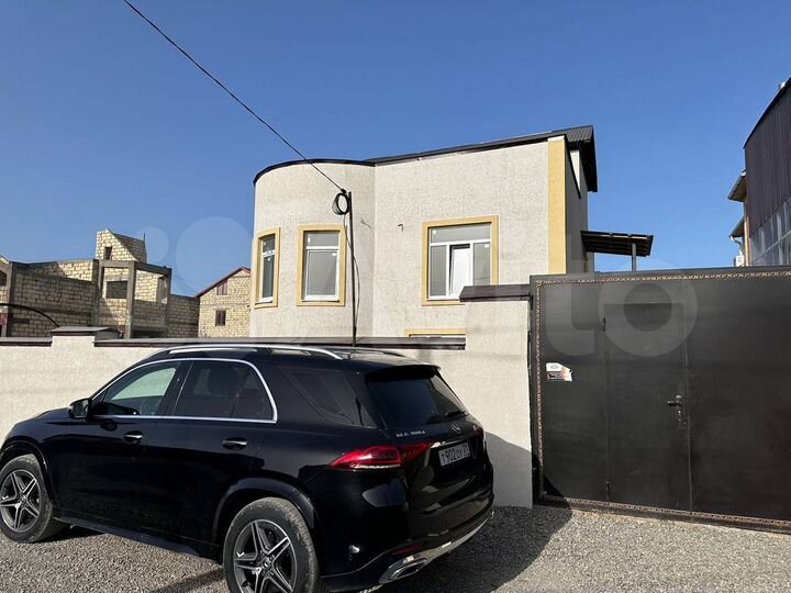 Дом 194,5 м² на участке 7 сот.