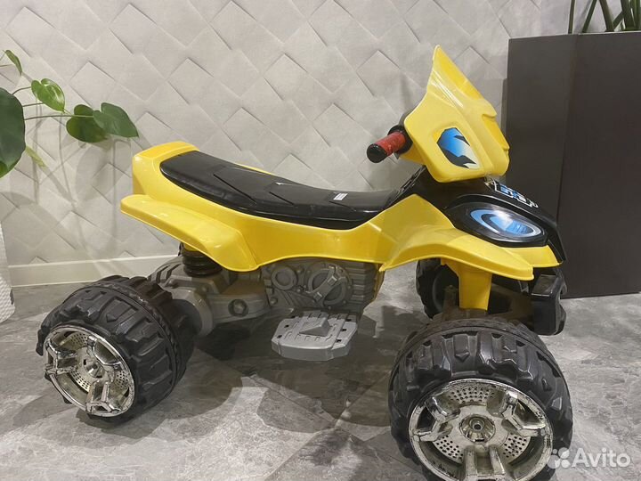 Детская машинка (квадроцикл) на аккумуляторе