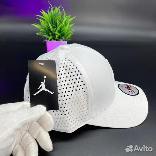 Белая кепка Jordan