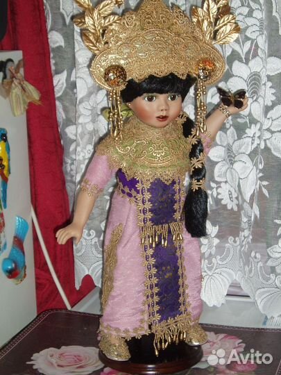 Фарфоровая коллекционна кукла от Patricii Loveless