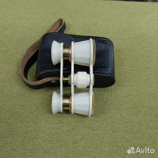 Театральный бинокль старинный