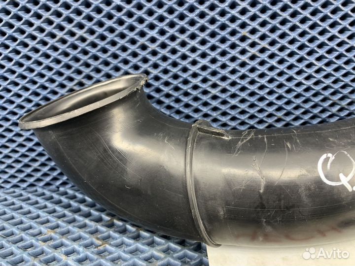 Патрубок воздушного фильтра Audi Q7 4L Touareg GP