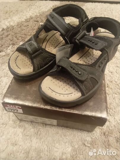 Сандали новые