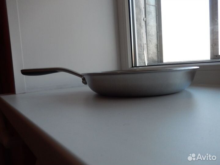 Сковорода IKEA Sensuell 80324543 28см бу