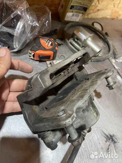 Суппорта передние Toyota camry 70