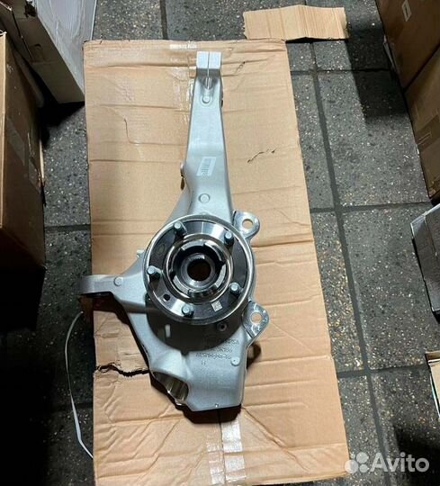 Кулак поворотный передний правый левый Range Rover