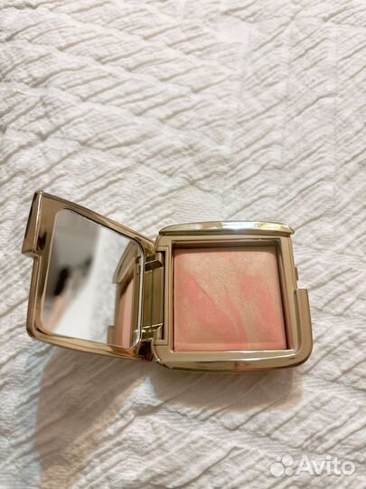 Румяна hourglass dim infusion