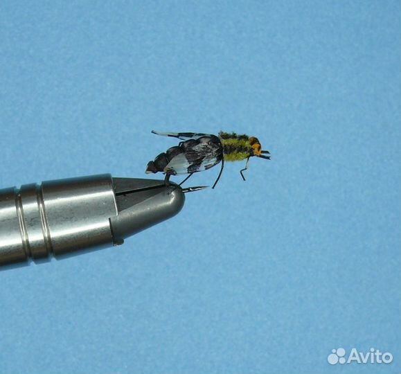 Свяжу реалистичную муху для рыбалки