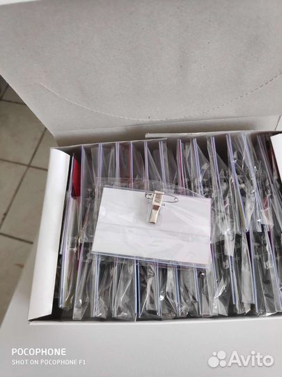 Бейджи, карманы, презентационные таблички