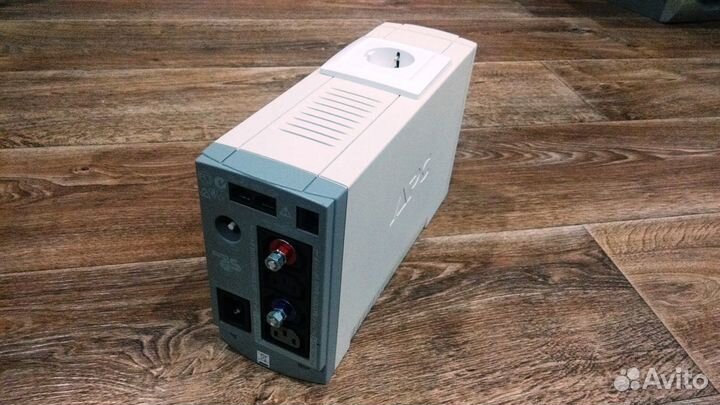 Преобразователь (инвертор) 12В или 24в -220в