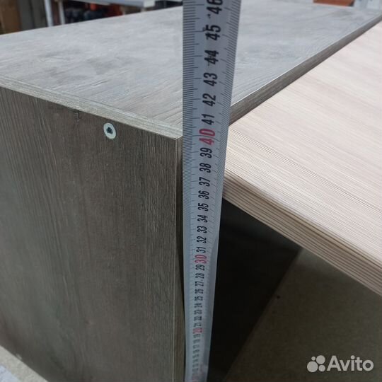 Ящик навесной, новый, с хорошей фурнетурой