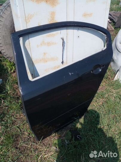 Дверь левая skoda a5