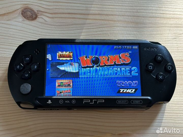 В наличии Sony PSP E1008 Street прошитая с играми