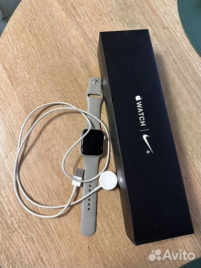 Смарт-часы Apple Watch Series 4 Nike+ 44mm Silver