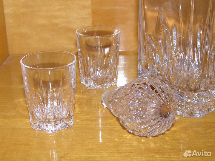 Графин и стопки