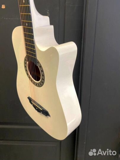 Акустическая гитара