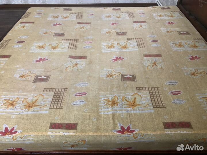 Кровать с матрасом бу из массива