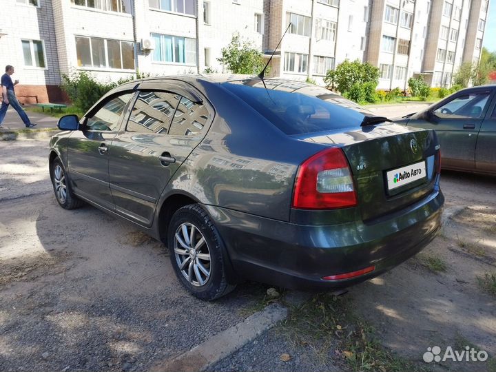 Skoda Octavia 1.6 AT, 2010, 235 600 км
