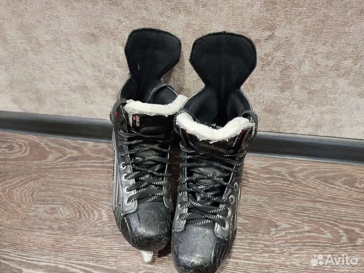 Хоккейные коньки bauer vapor X700 размер 5,5d
