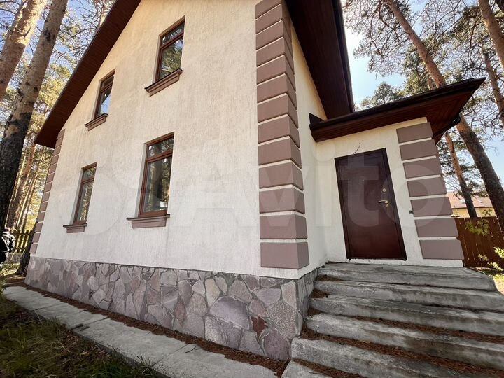 Коттедж 130 м² на участке 8 сот.