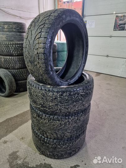 Pirelli Winter Carving Edge 275/40 R20 и 315/35 R20 106T