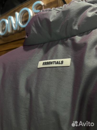 Стильная куртка Essentials