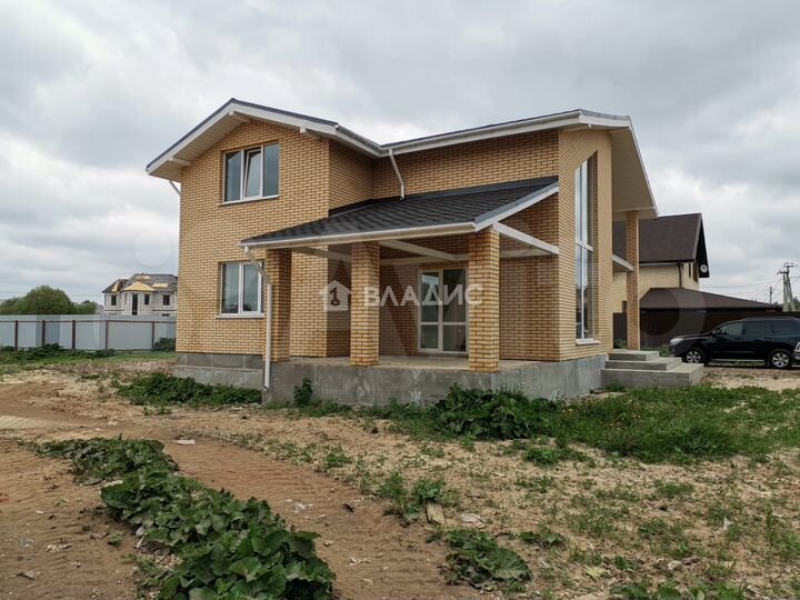 Дом 177,2 м² на участке 7,5 сот.