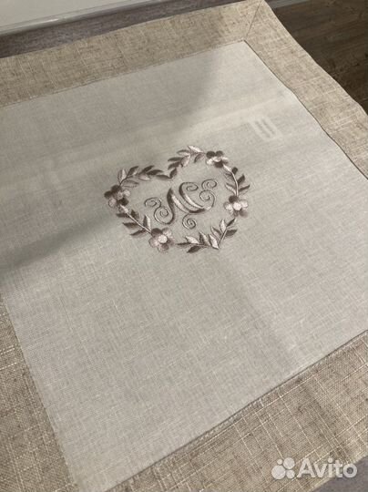 Наволочка декоративная с вышивкой