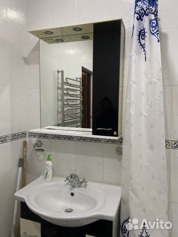 Тумба с раковиной, с зеркалом для ванной объявление продам