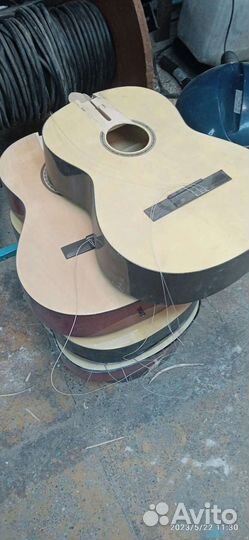 Для декора /дизайна банки от гитар