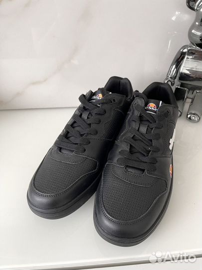 Мужские кроссовки Ellesse черные