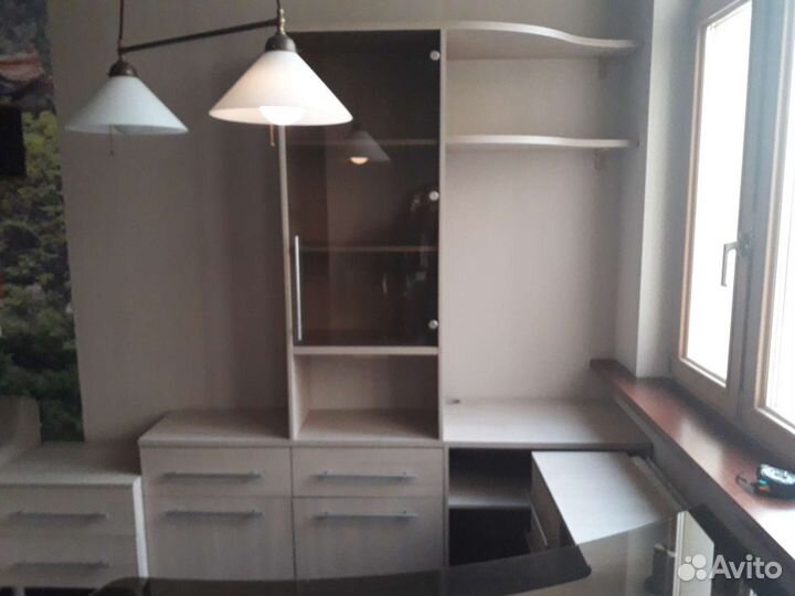 Рабочая зона - стол письменный компьютерный, шкаф