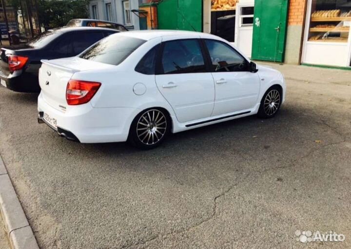 Накладки на пороги Гранта Спорт,Калина 2