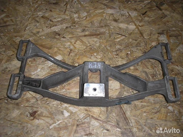 Кронштейн опоры кпп Jaguar S-Type (X200) 2005