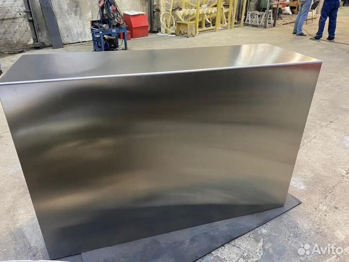 Металическая стойка