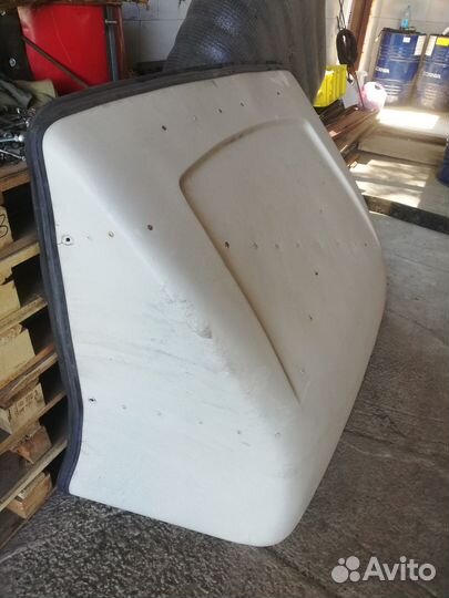 Обтекатель на Hino (спойлер)