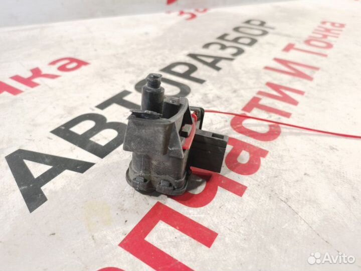 Замок лючка бензобака Porsche Cayenne 958 3.6 5502