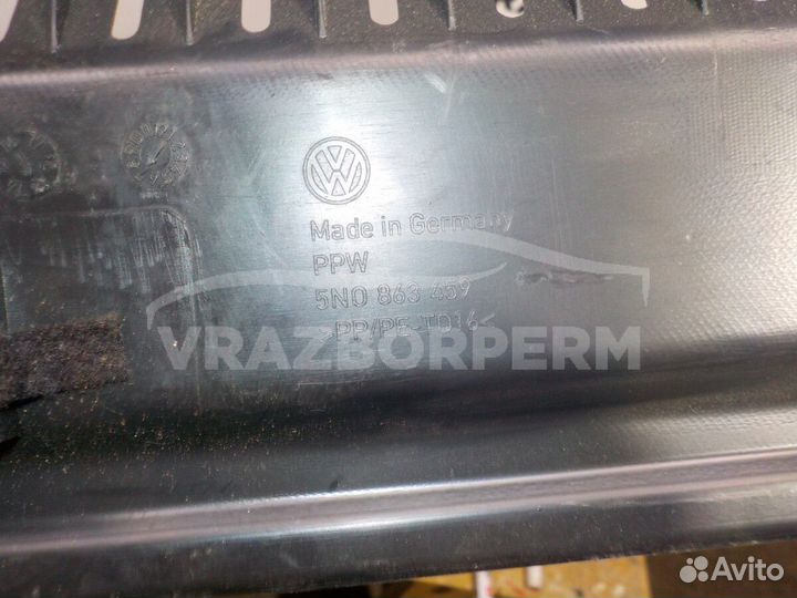 Обшивка багажника задняя (задней панели) VW Tiguan